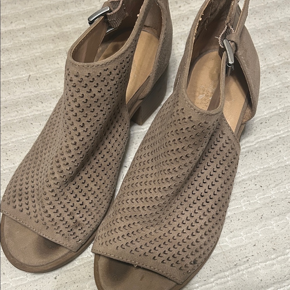 Justice Brown Kids Dress Shoes